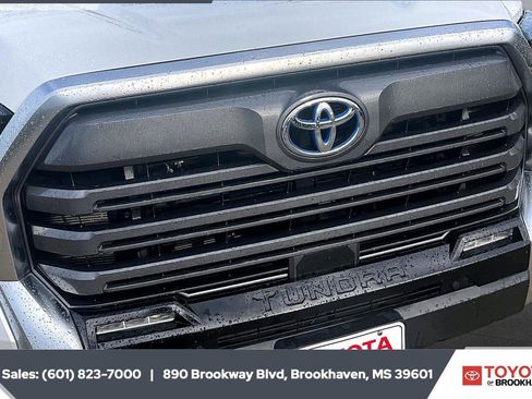 Used 2024 Toyota Tundra Limited w/ Power Package AWD/4WD image 21