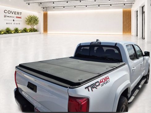 Used 2017 Toyota Tacoma TRD Sport w/ Tow Package (A/T) AWD/4WD image 41