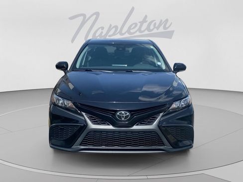 Used 2024 Toyota Camry SE FWD image 2