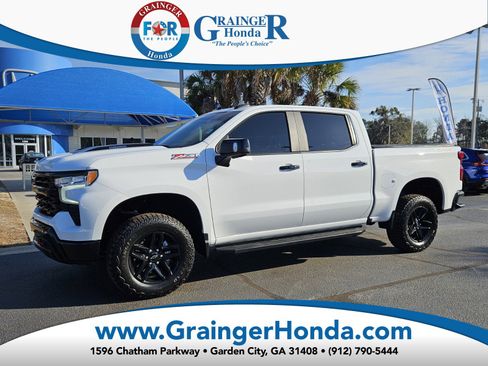 Used 2024 Chevrolet Silverado 1500 LT Trail Boss w/ Convenience Package II image 1