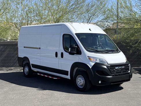 Used 2025 RAM ProMaster 2500 w/ Convenience Group FWD image 2