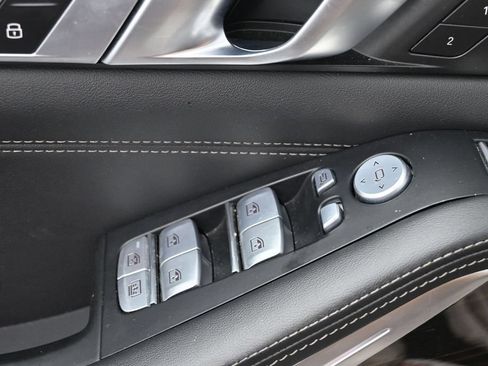 Used 2025 BMW X7 xDrive40i AWD/4WD image 11