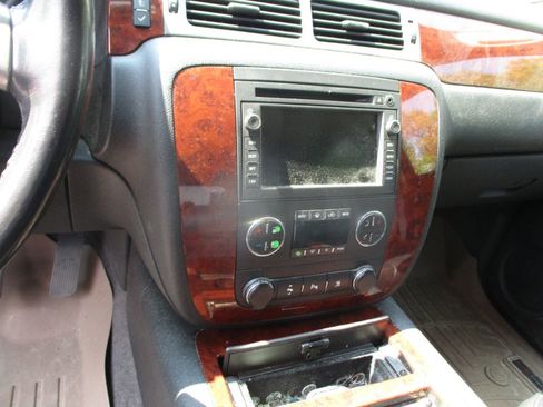 Used 2011 Chevrolet Tahoe LTZ image 15