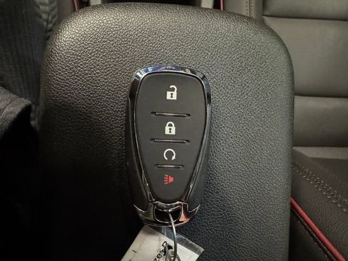 Used 2025 Chevrolet TrailBlazer RS FWD image 17