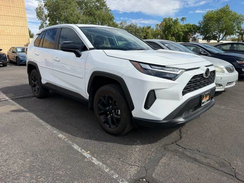 Used 2024 Toyota RAV4 LE FWD image 6