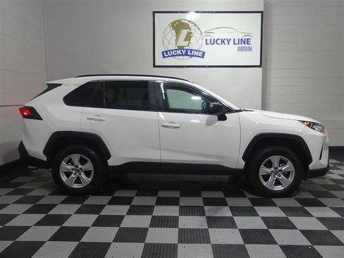 Used 2021 Toyota RAV4 LE image 6