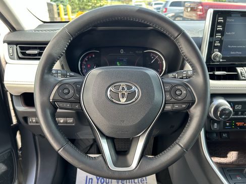 Used 2019 Toyota RAV4 Limited AWD/4WD image 24