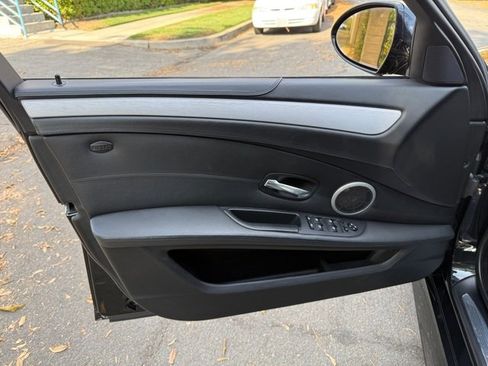Used 2009 BMW M5 RWD image 29
