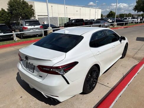 Used 2021 Toyota Camry XSE FWD image 6