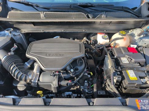 Used 2023 GMC Acadia AT4 AWD/4WD image 14