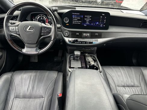 Used 2022 Lexus LS 500 AWD image 9