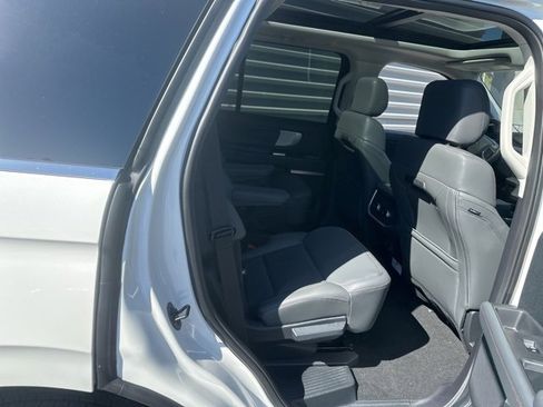 New 2025 Ford Expedition Active image 30