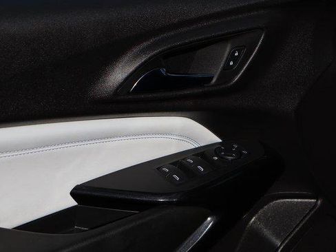 Certified 2025 Chevrolet Trax LT image 19