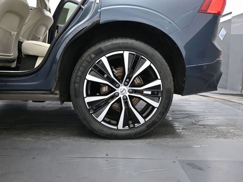 Used 2023 Volvo XC60 B5 Plus image 20