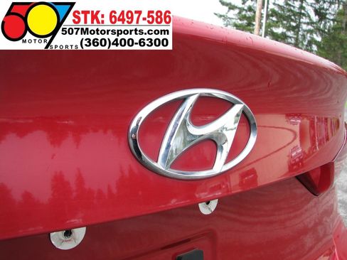 Used 2017 Hyundai Elantra SE FWD image 13