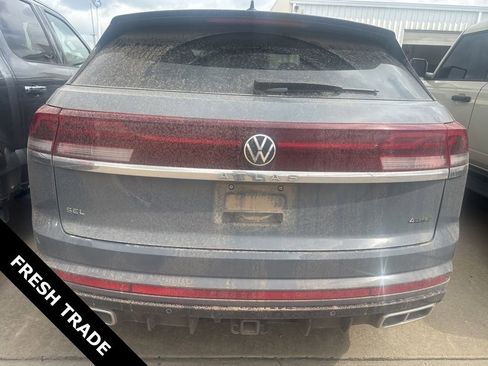 Used 2024 Volkswagen Atlas Cross Sport SEL Premium R-Line image 4