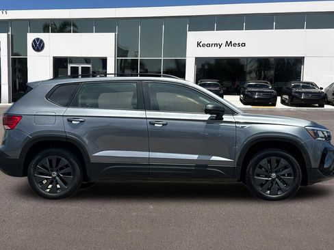 Used 2022 Volkswagen Taos S FWD image 3