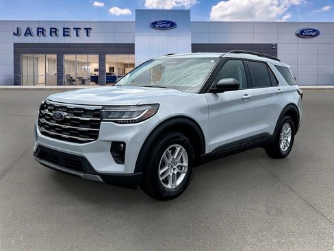 New 2026 Ford Explorer Active w/ Active Comfort Package RWD image 3