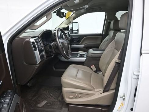 Used 2019 Chevrolet Silverado 2500 LTZ w/ Duramax Plus Package AWD/4WD image 9