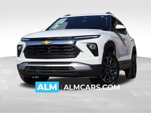 Used 2025 Chevrolet TrailBlazer LT image 1