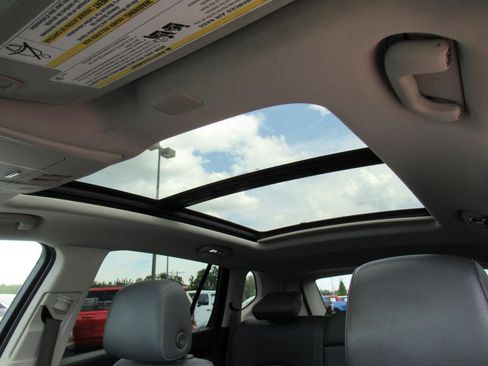 Used 2020 Buick Envision Essence w/ Experience Buick Package image 24