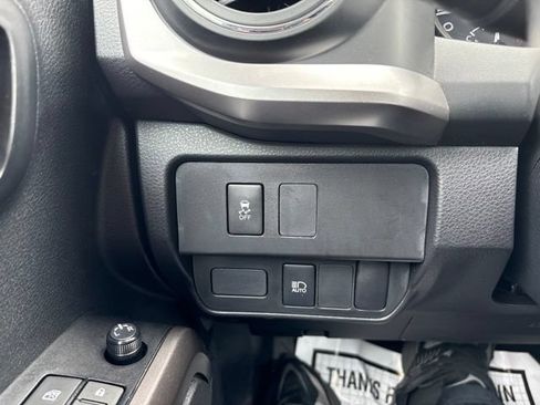 Used 2023 Toyota Tacoma SR5 AWD/4WD image 15