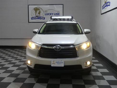 Used 2015 Toyota Highlander Limited Platinum image 2