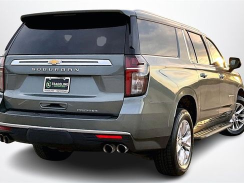 Used 2023 Chevrolet Suburban Premier image 6