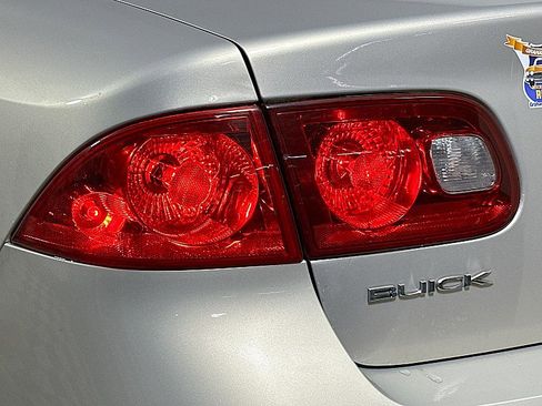 Used 2007 Buick Lucerne CX image 29