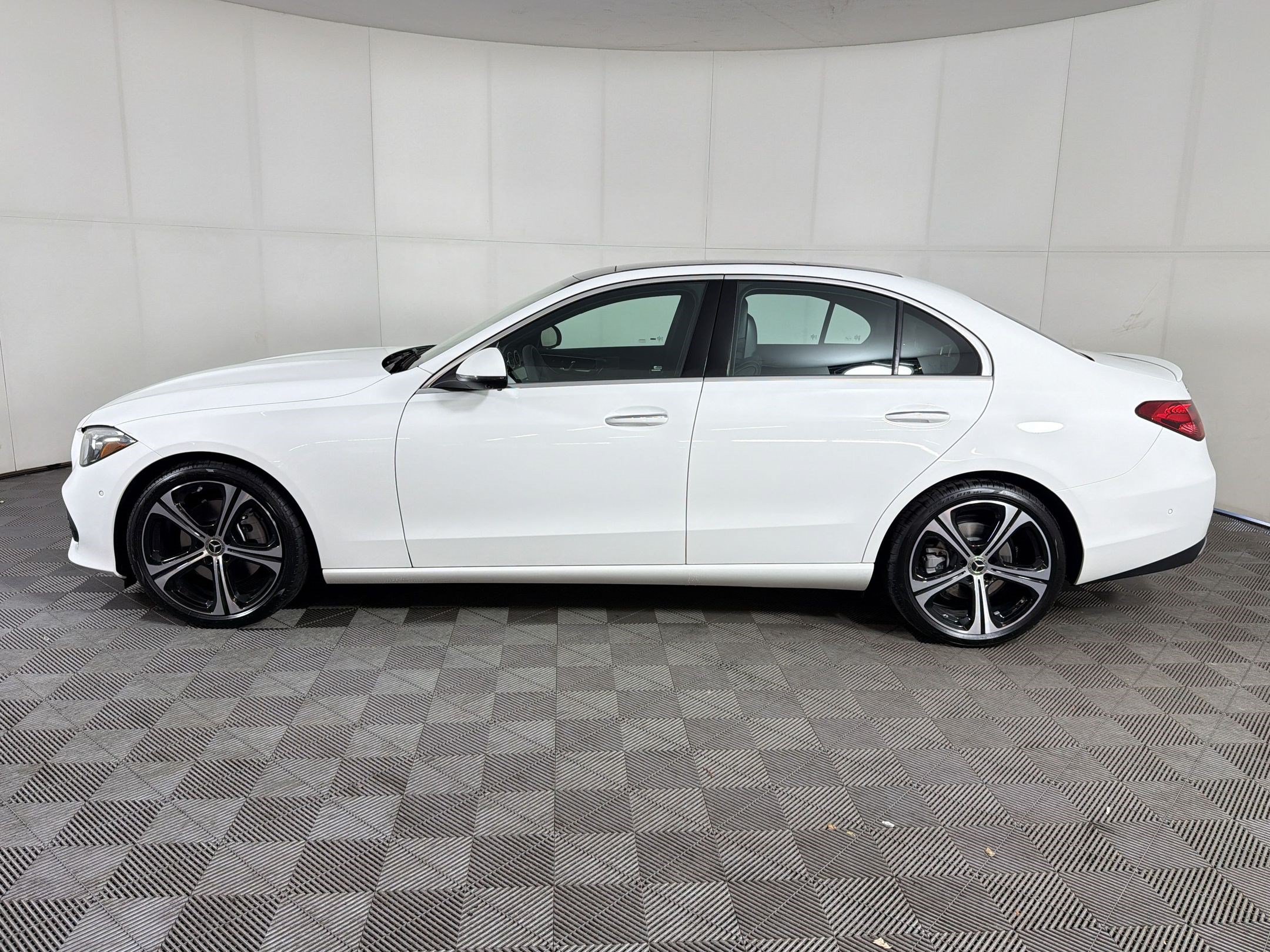 Used 2026 Mercedes-Benz C 300 4MATIC Sedan image 2