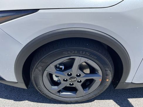 New 2026 Kia K4 FWD image 10