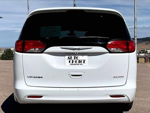 Used 2021 Chrysler Voyager Lxi FWD image 6