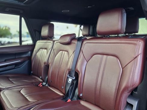 Used 2023 Ford Expedition Max Limited image 23