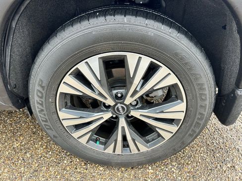 Certified 2023 Nissan Rogue SV image 16