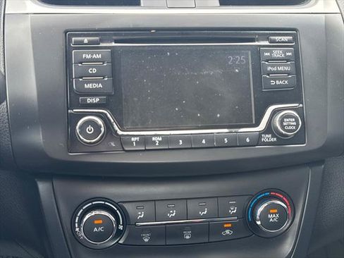 Used 2018 Nissan Sentra S FWD image 11