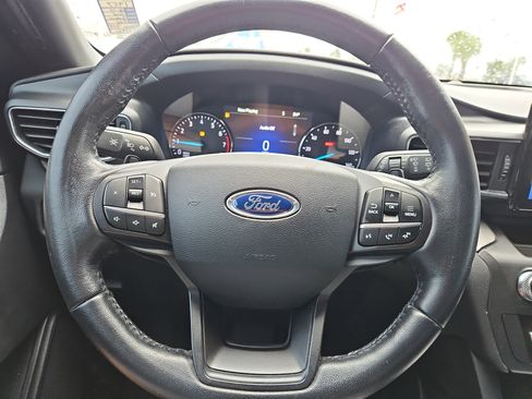 Used 2020 Ford Explorer XLT w/ Equipment Group 202A image 16