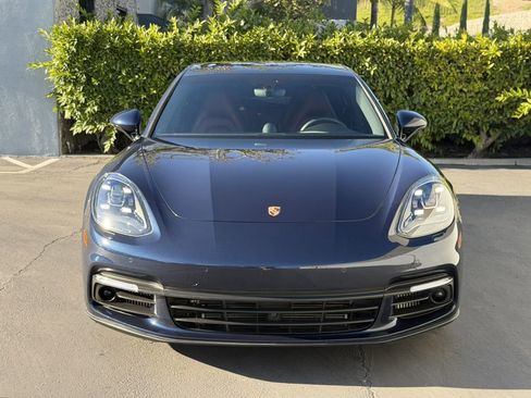 Used 2018 Porsche Panamera 4S image 8