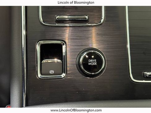 New 2026 Lincoln Aviator AWD w/ Jet Appearance Package image 34