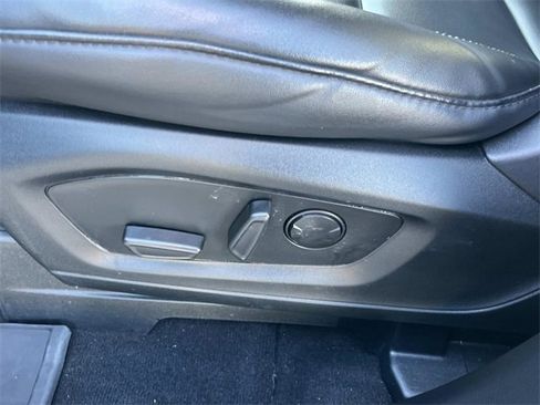 Used 2022 Ford Explorer XLT w/ Equipment Group 202A image 30