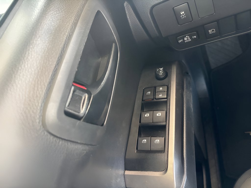 Used 2023 Toyota Tacoma SR5 RWD image 25