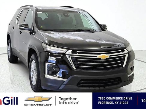 Used 2023 Chevrolet Traverse LT FWD image 1