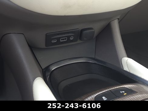 Used 2024 Chevrolet Malibu LT FWD image 17