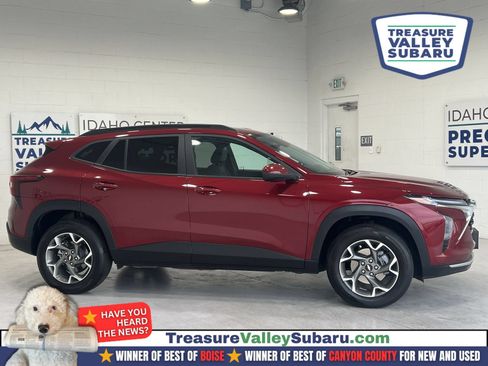 Used 2025 Chevrolet Trax LT w/ Driver Confidence Package FWD image 1