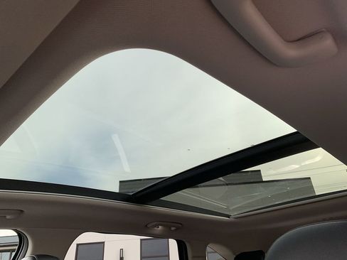 Used 2022 Kia Sorento S w/ Panoramic Sunroof Package image 29