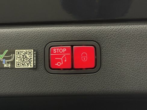 Certified 2023 Mercedes-Benz EQS 580 4MATIC Sedan image 16