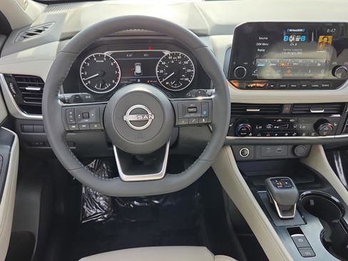 Used 2023 Nissan Rogue SL w/ SL Premium Package FWD image 11