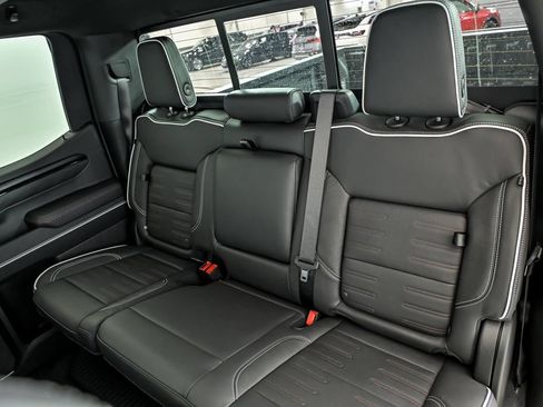 New 2026 GMC Sierra 1500 AT4X w/ LPO, Black Badging Package AWD/4WD image 13