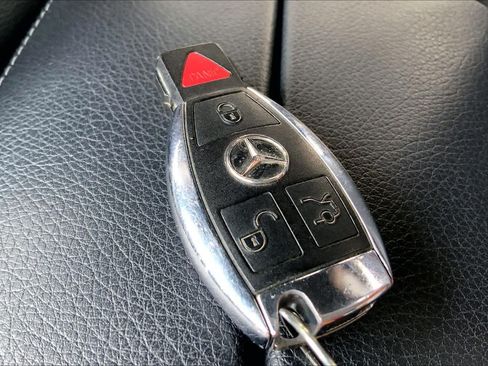 Used 2018 Mercedes-Benz GLC 300 4MATIC image 14