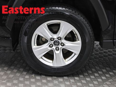 Used 2020 Toyota RAV4 LE AWD/4WD image 31