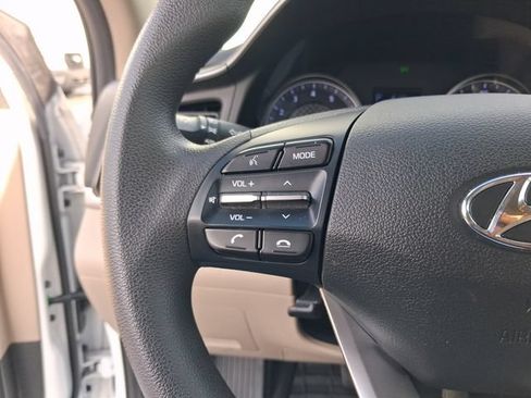 Used 2020 Hyundai Elantra SEL FWD image 16